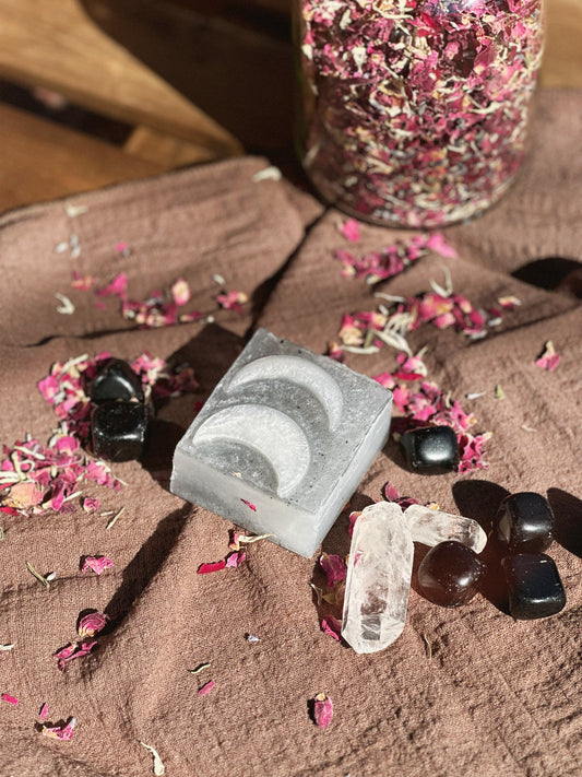 Mini jabón Artesanal | Carbón activado & Aceite de Rosa damascena